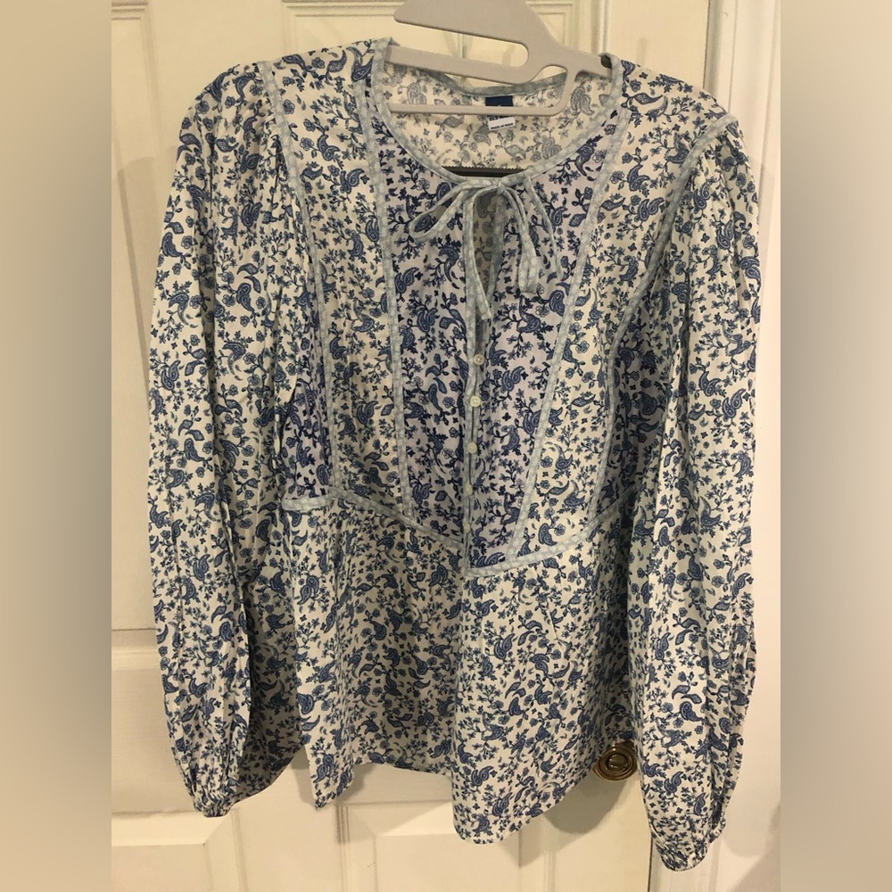 Old Navy women’s top. Size M. NWOT. Blue and white paisley print. Cotton/rayon